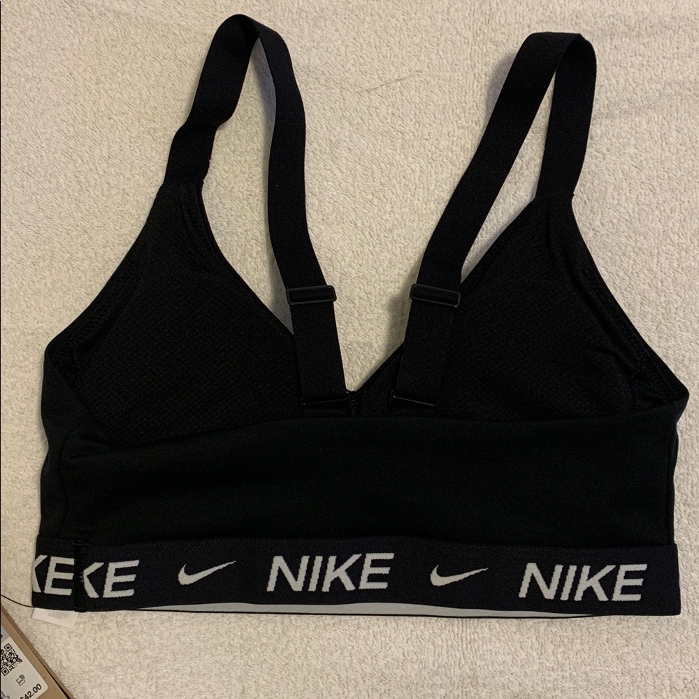 Women’s Nike Indy black sports bra! NWT - Picture 2 of 7